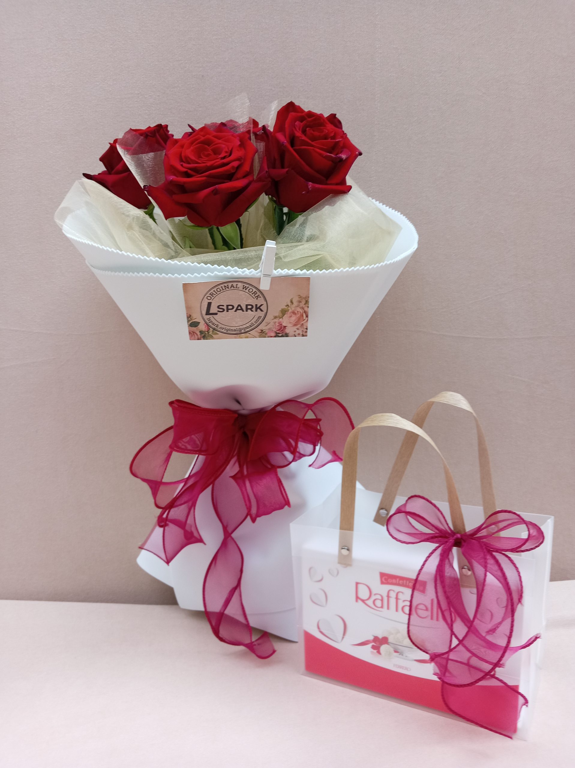 Gift Set: 5 Roses "Love" in Premium Textile Design & Raffaello Chocolates - Image 6
