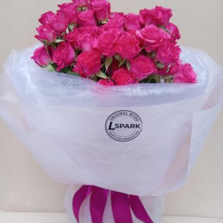 Bouquet "Fuchsia Spray Rose Delight" (7 Spray Roses)